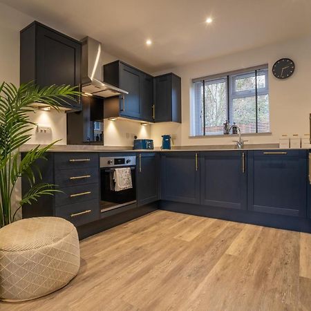 Mill Road Ground Floor Apartment Crawley  Buitenkant foto