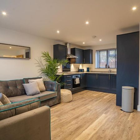 Mill Road Ground Floor Apartment Crawley  Buitenkant foto
