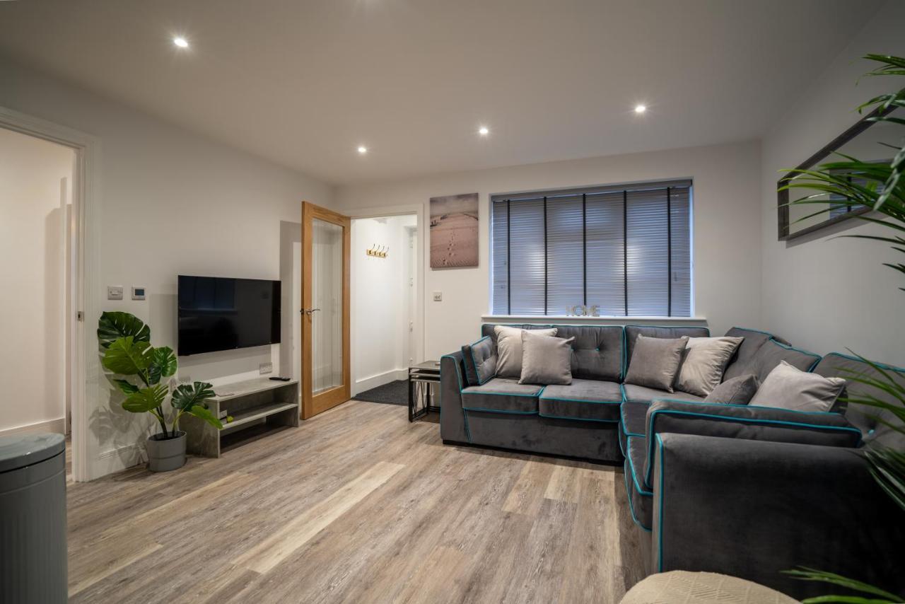 Mill Road Ground Floor Apartment Crawley  Buitenkant foto