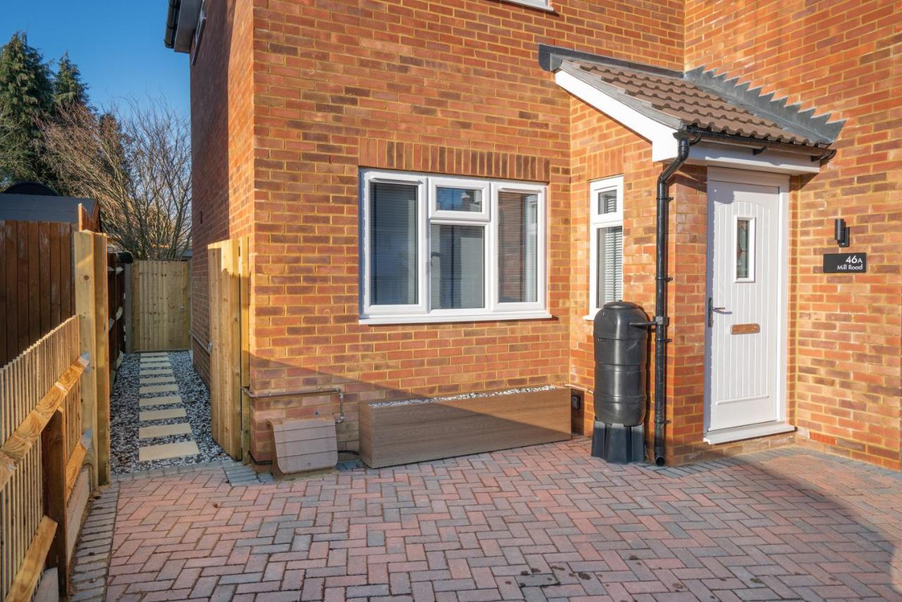 Mill Road Ground Floor Apartment Crawley  Buitenkant foto
