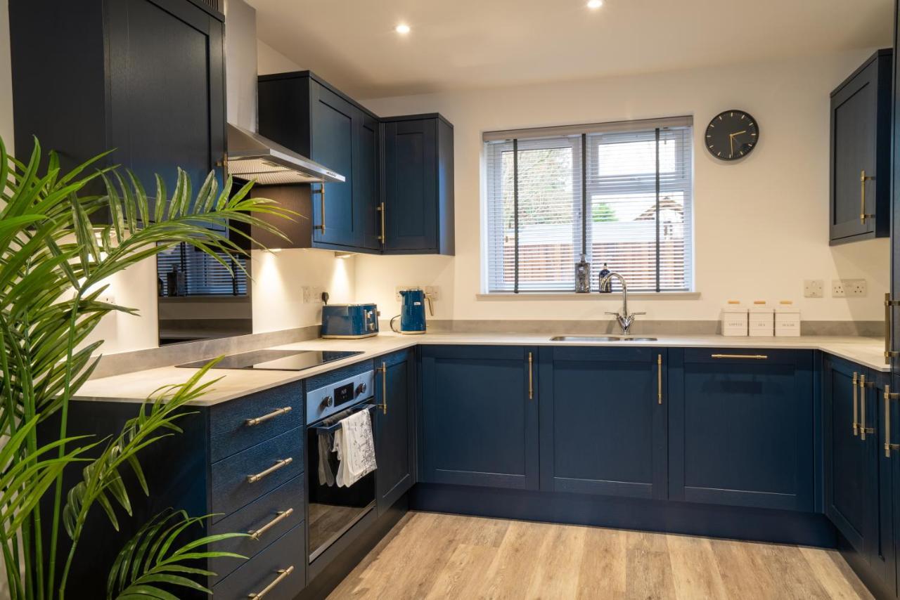 Mill Road Ground Floor Apartment Crawley  Buitenkant foto