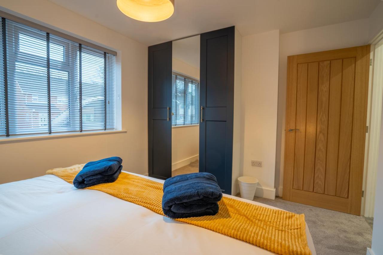 Mill Road Ground Floor Apartment Crawley  Buitenkant foto
