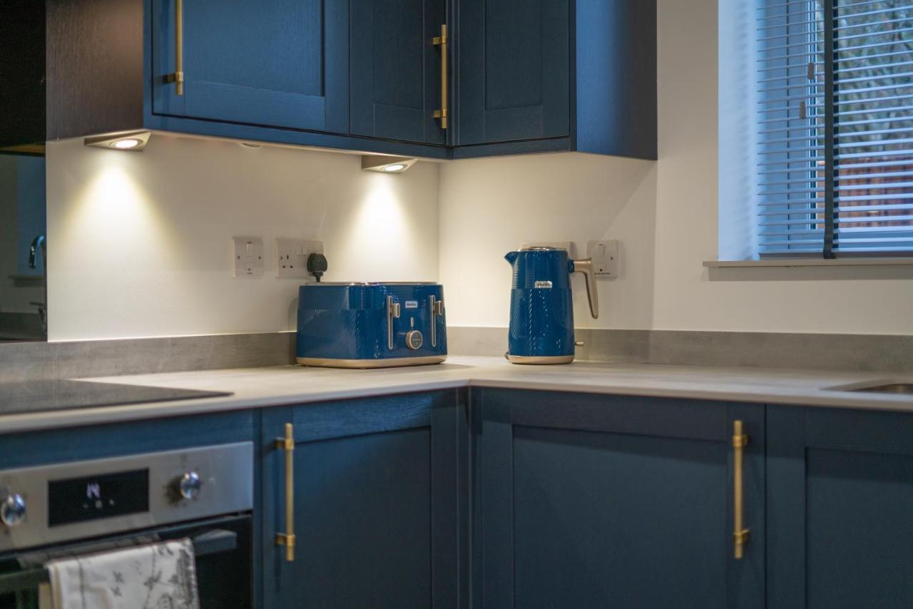 Mill Road Ground Floor Apartment Crawley  Buitenkant foto