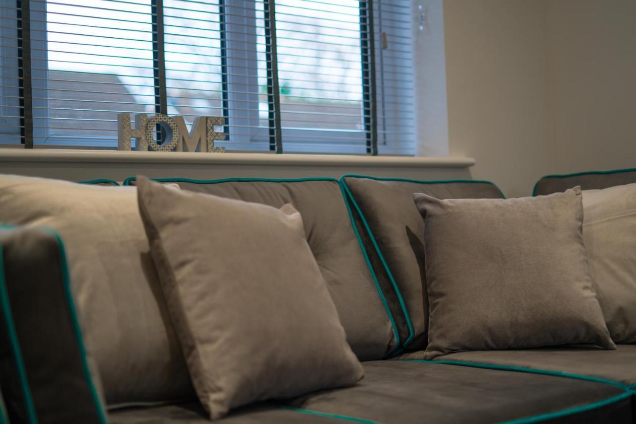 Mill Road Ground Floor Apartment Crawley  Buitenkant foto